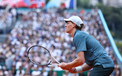 Hạ Alcaraz, Sinner phá thêm những kỷ lục nào?