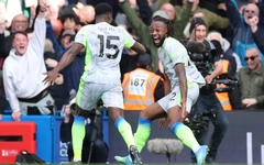 Đè bẹp Chelsea, Man City đe dọa ngôi đầu của Arsenal