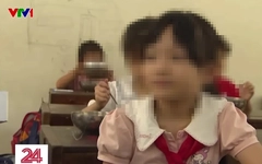 Dùng ảnh 'bé Phương Anh thích ăn gà' làm meme: dừng lại thôi!