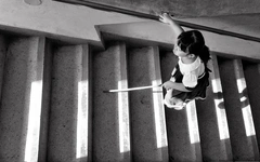 15 năm gắn bó học sinh khiếm thị, Trần Thế Phong ra sách ảnh Vượt qua bóng tối 2