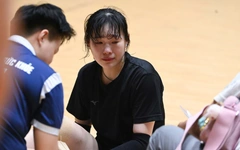 Sao bóng chuyền nữ Trung Quốc khóc nức nở sau trận thua tại Việt Nam