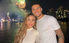 Hoàng Hên nhận 'món quà' bất ngờ từ bạn gái sau chiến thắng cùng đội tuyển Việt Nam