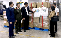 Phạt doanh nghiệp in hàng ngàn áo phông thiếu Hoàng Sa, Trường Sa