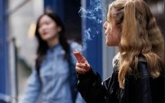 Quốc hội Anh thông qua dự luật cấm 'cả một thế hệ' mua thuốc lá suốt đời