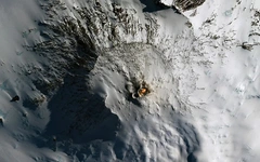 Kỳ lạ núi lửa ở Nam Cực phun vàng mỗi ngày