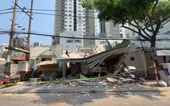 Tháo dỡ công trình ở Đà Nẵng làm sập nhà dân, nhiều nhà nứt tường