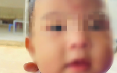 Bé gái 6 tháng tuổi bị bỏ rơi ở phường Chánh Phú Hòa,TP.HCM