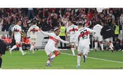 Đánh bại Freiburg ở phút 119, Stuttgart sẽ đụng độ Bayern Munich