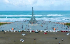 Đến Tuy Hòa dịp lễ 30-4, có cơ hội bay khinh khí cầu miễn phí tại tháp Nghinh Phong