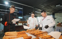 Thợ bánh tranh tài ẩm thực Việt - Pháp trong Lễ hội bánh mì
