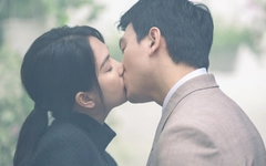 Lê Xuân Tiền, Ngọc Trinh đóng cảnh hôn dưới mưa hơn 1 tiếng đồng hồ