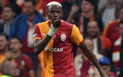 Siêu sao Victor Osimhen bị kiện vì nợ tiền thuê xe