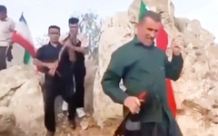 Các nhóm bộ lạc Iran lùng sục trong núi tìm bắt phi công Mỹ mất tích sau khi F15 bị bắn hạ