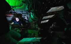 Vì sao Artemis II mất liên lạc với Trái đất 40 phút khi bay qua Mặt trăng?