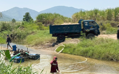 Lên rừng hút trộm cát không quên cử người cảnh giới, vẫn khó thoát công an