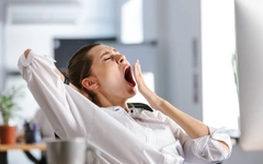 Tác dụng quý báu của ngáp khi buồn ngủ