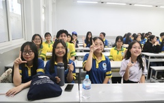 Teen cuối cấp trải nghiệm làm sinh viên tại Trường đại học Luật TP.HCM