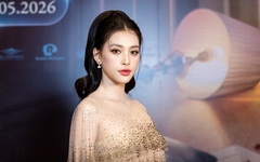 Hoa hậu Tiểu Vy: Cảm thấy tủi thân khi bị gọi là bình hoa di động