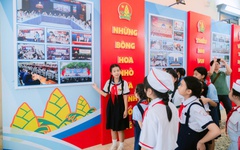 Đội viên TP.HCM dâng hoa, báo công Bác nhân kỷ niệm 85 năm thành lập Đội