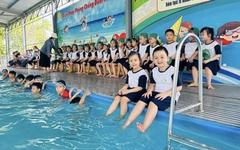 Thuê cả nhà trọ cho cô giáo giữ con trong hè