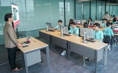 Một trường đại học cấp 300 học bổng tinh hoa, 800 triệu đồng/suất