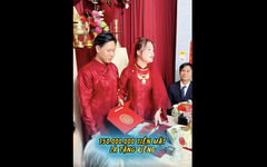 Cô dâu tặng chú rể 150 triệu và 2 cây vàng tại lễ cưới