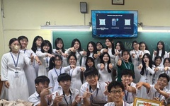 Quán quân Cuộc thi Hùng biện tiếng Anh: người mê ngoại ngữ, người là vận động viên bơi lội