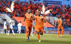 Đánh bại Becamex TP.HCM 2-0, SHB Đà Nẵng nhen nhóm hi vọng trụ hạng
