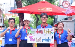 Nắng, mưa không ngăn bước những chiến sĩ tiếp sức mùa thi