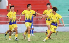 HLV Phạm Minh Đức lần thứ hai đưa Trẻ Hà Nội lên chuyên nghiệp