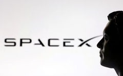 Cổ phiếu SpaceX tăng gần 40% sau hai phiên, vốn hóa vượt 2.500 tỉ USD