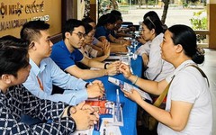 Phụ huynh thắc mắc tuyển sinh lớp 6 chương trình tiếng Anh, Trường THCS Hoa Lư nói gì?
