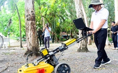 Dùng radar xuyên đất tìm kiếm hài cốt liệt sĩ tại công viên Lê Thị Riêng, phát hiện nhiều dị thường