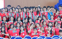 Hơn 300 chiến sĩ Hoa phượng đỏ THPT phấn khởi tham dự lễ ra quân cấp trường
