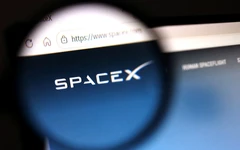 SpaceX ký thỏa thuận điện toán đám mây hàng chục tỉ USD với Google
