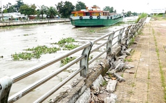 Cận cảnh nhiều đoạn bờ kè kênh xáng Xà No ở Cần Thơ hư hỏng, chờ vốn sửa chữa