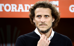 Uruguay chọn huyền thoại Diego Forlan làm HLV sau 'thảm họa' World Cup