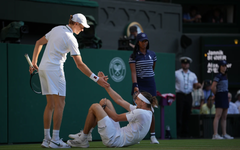 Hành động fair-play của Sinner tại trận chung kết Wimbledon
