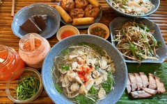 Về Trà Vinh ăn bún nước lèo bình dân