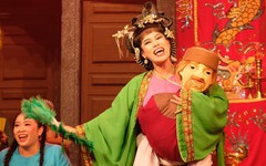 Đi tìm ký ức văn hóa hát bội qua thi ảnh