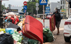 Công an sẽ xác minh, xử lý người đổ rác bừa bãi trên đại lộ ở Đắk Lắk