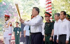 Tổng Bí thư, Chủ tịch nước Tô Lâm dâng hương anh hùng liệt sĩ tại công viên Lê Thị Riêng