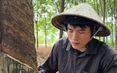 Nam diễn viên 'sống 80 cuộc đời': ngày bán nước mía, ngày cạo mủ cao su