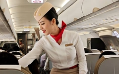 Đường bay càng nhiều, tiếp viên hàng không càng có giá