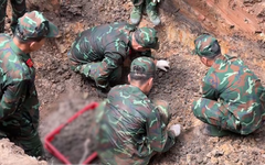 Tìm thấy hài cốt liệt sĩ tại vị trí mới ở công viên Lê Thị Riêng