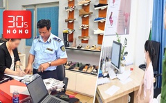Bản tin 30s nóng: Bên trong xưởng nghi làm giày giả mạo thương hiệu lớn; Núp bóng phòng khám ‘vẽ bệnh’ lừa tiền 