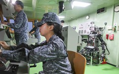Hàn Quốc thử nghiệm robot lái tàu chiến để bù thiếu quân