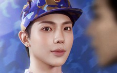 Ca sĩ Erik xin lỗi, vội 'tẩy trang' chụp lại poster 'Sao nhập ngũ'