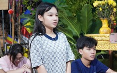 Lớp học mùa hè ở sân chùa Pothiwong