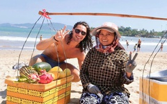 Bạn đọc hiến kế liên quan vụ thu giữ gánh hàng rong của bà bán trái cây 'nổi tiếng' ở Nha Trang?